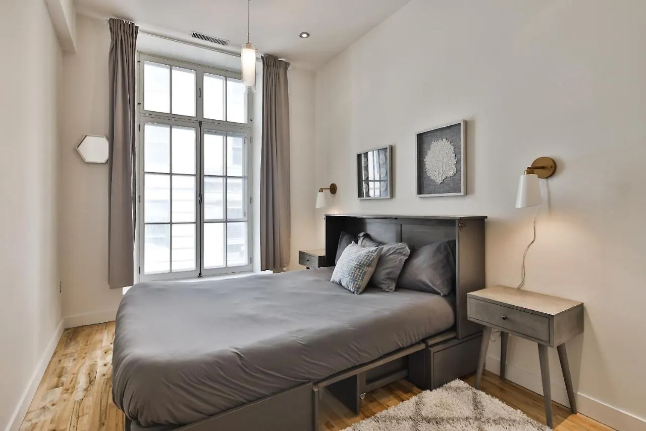 Charming & Contemporary Old Montreal Suites